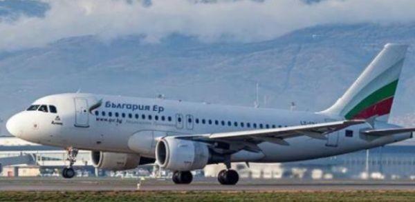 Самолет на България еър е излетял във вторник от Милано